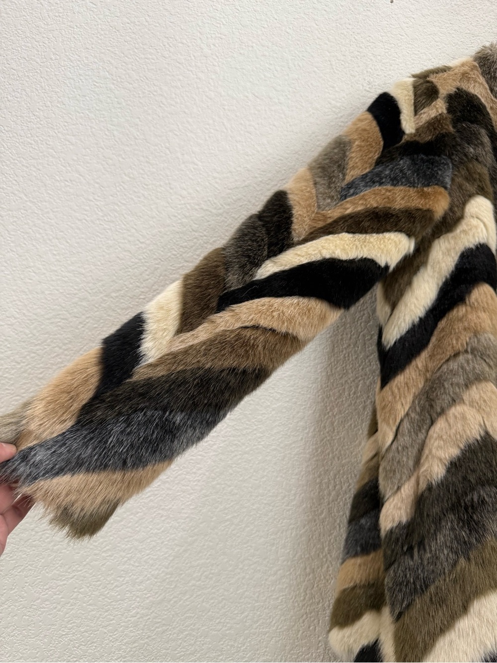 AMUSE SOCIETY Waylon Faux Fur Chevron Pattern Coat Jacket Size M - Picture 8 of 15